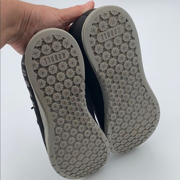 NOBULL Black and White Sneakers for Versatile Performance - Picture 9 of 11